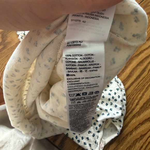 Vintage Levi Floral Henley Top - Picture 10 of 10